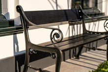 Load image into Gallery viewer, MaximaVida cast iron garden bench frame Prinsengracht black