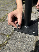 Afbeelding in Gallery-weergave laden, MaximaVida set grondplaten voor verlichting paal New York 360 cm- 4 stuks