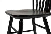 Afbeelding in Gallery-weergave laden, MaximaVida houten spijlenstoel Maxime zwart - doos per 2 stuks