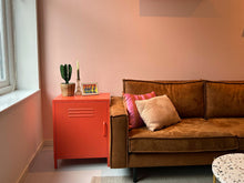 Lade das Bild in den Galerie-Viewer, MaximaVida Metallspind Finn 52 x 40 x 67 cm soft orange