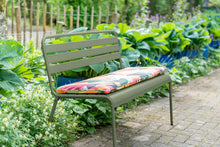 Lade das Bild in den Galerie-Viewer, MaximaVida Gartenbank Max aus Stahl 120 cm olivgrün