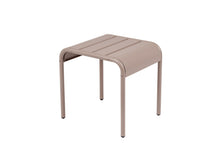 Afbeelding in Gallery-weergave laden, MaximaVida metalen bijzettafel krukje Max 45 cm taupe