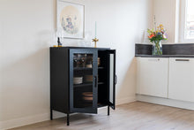 Lade das Bild in den Galerie-Viewer, MaximaVida Metallspind Vitrine Finn schwarz 80 x 40 x 102 cm - 2 Regale