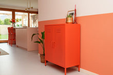 Lade das Bild in den Galerie-Viewer, MaximaVida Metallschrank Finn 80 x 40 x 102 cm soft orange - 2 Fachböden