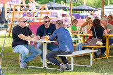 Afbeelding in Gallery-weergave laden, MaximaVida metalen picknicktafel Max ivoor - 150 cm