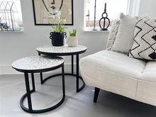Lade das Bild in den Galerie-Viewer, MaximaVida rundes Set Coutische Lucca 58 und 45 cm - HPL terrazzo optik
