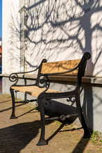 Load image into Gallery viewer, MaximaVida cast iron garden bench frame Prinsengracht black