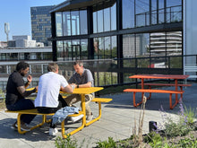 Afbeelding in Gallery-weergave laden, MaximaVida metalen picknicktafel Max okergeel - 150 cm