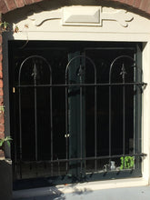 Load image into Gallery viewer, MaximaVida metal garden fence Utrecht 70 x 83 cm green - hot-dip galvanised