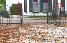 Load image into Gallery viewer, MaximaVida metal garden fence Utrecht 70 x 83 cm green - hot-dip galvanised