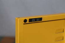 Lade das Bild in den Galerie-Viewer, MaximaVida Metallspind Fernsehschrank Finn ockergelb 100 x 40 x 64 cm - 1 Regal
