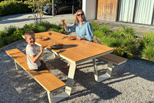 Afbeelding in Gallery-weergave laden, MaximaVida aluminium picknicktafel Bermuda 200 cm ivoor
