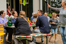 Lade das Bild in den Galerie-Viewer, MaximaVida Picknicktisch Max aus Metall olivgrün - 150 cm
