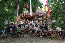 Lade das Bild in den Galerie-Viewer, MaximaVida Holz-Festivalstuhl Berlin klappbar - 2 Stück
