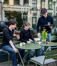 Afbeelding in Gallery-weergave laden, MaximaVida inklapbare metalen ronde tuintafel Max 70 cm olijfgroen

