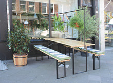 Lade das Bild in den Galerie-Viewer, MaximaVida klappbare Picknicktischgarnitur Berlin, versehen von Klarlack, 200 cm
