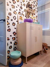 Afbeelding in Gallery-weergave laden, MaximaVida metalen lockerkast Finn 80 x 40 x 102 cm ivoor - 2 schappen

