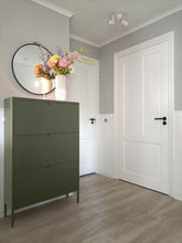 Afbeelding in Gallery-weergave laden, MaximaVida metalen locker schoenenkast Finn 25 x 80 x 125 cm olijfgroen
