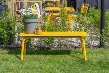 Afbeelding in Gallery-weergave laden, MaximaVida metalen tuinbank Max 120 cm okergeel - zonder rugleuning
