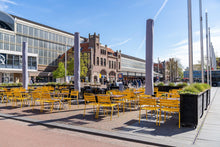 Afbeelding in Gallery-weergave laden, MaximaVida metalen tuinstoel Max okergeel - doos per 2 stuks
