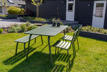 Lade das Bild in den Galerie-Viewer, MaximaVida Gartenset Max, hergestellt aus Metall, Farbe olivgrün 150 cm, 1 Tisch, 2 Stühle, 1 Bank
