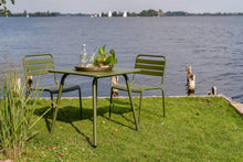 Afbeelding in Gallery-weergave laden, MaximaVida metalen vierkante tuintafel Max 80 x 80 cm olijfgroen
