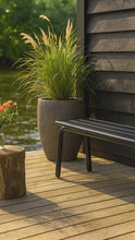 Afbeelding in Gallery-weergave laden, MaximaVida metalen tuinbank Max 120 cm zwart - zonder rugleuning
