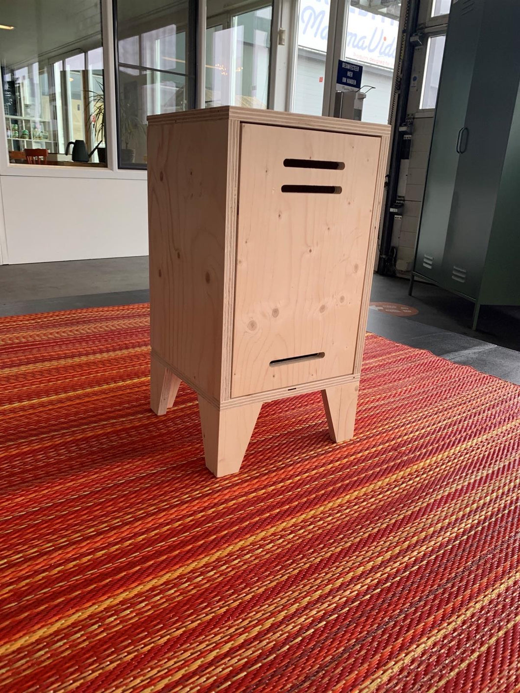 OUTLET GROENLO Houten Locker Nachtkastje - push to open system- 30 x 30 x 57 cm