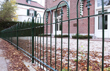 Load image into Gallery viewer, MaximaVida metal garden fence Utrecht 70 x 47 cm green - hot-dip galvanised
