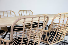 Load image into Gallery viewer, MaximaVida dining set 160 cm- 4 Rattan chairs Delhi- Oak wooden table 160 cm x 90 cm
