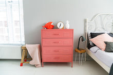 Load image into Gallery viewer, MaximaVida metalen locker ladekast Finn 80 x 40 x 102 cm oud roze - 4 lades
