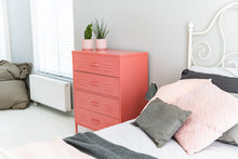 Load image into Gallery viewer, MaximaVida metalen locker ladekast Finn 80 x 40 x 102 cm oud roze - 4 lades
